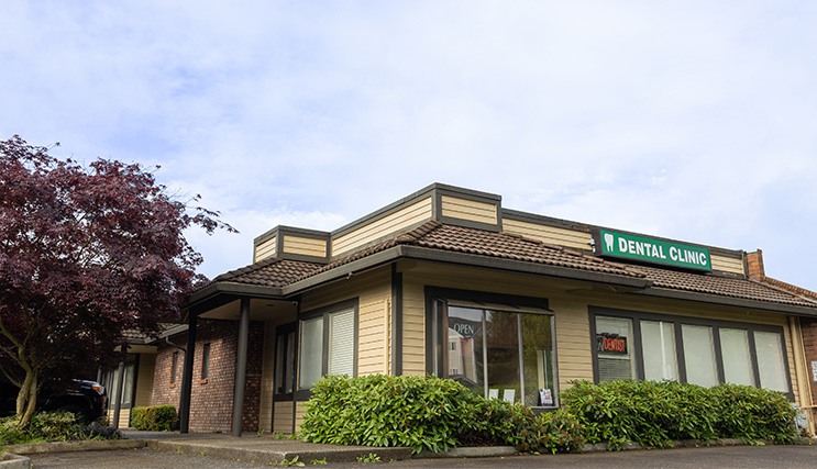 Outside view of Kent Washington dental office