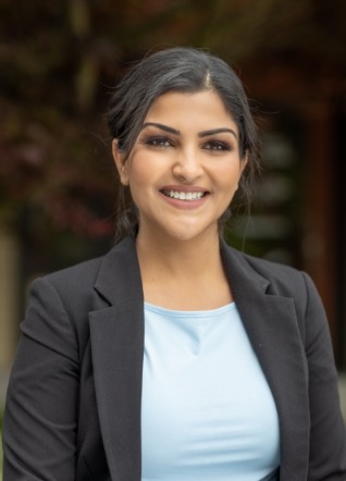 Kent Washington dentist Doctor Navi Dhaliwal